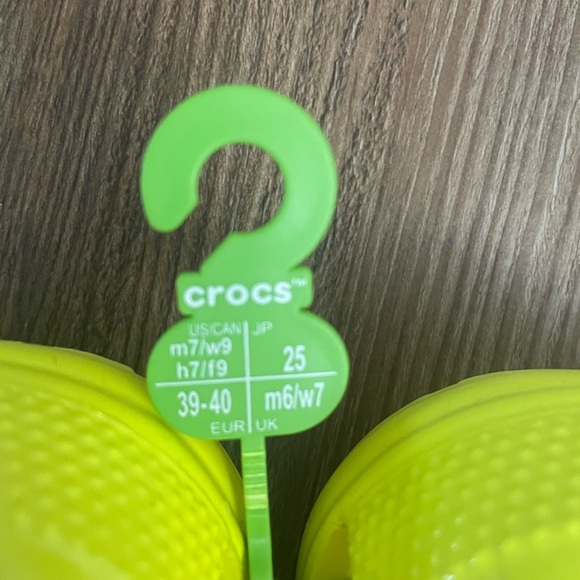 Crocs Classic Neon Highlighter Clogs Unisex M7/W9 - Picture 6 of 7